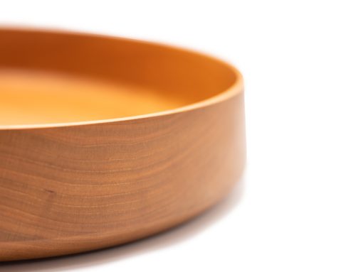 Fabricación artesanal de platos de madera a medida: calidad, diseño y durabilidad